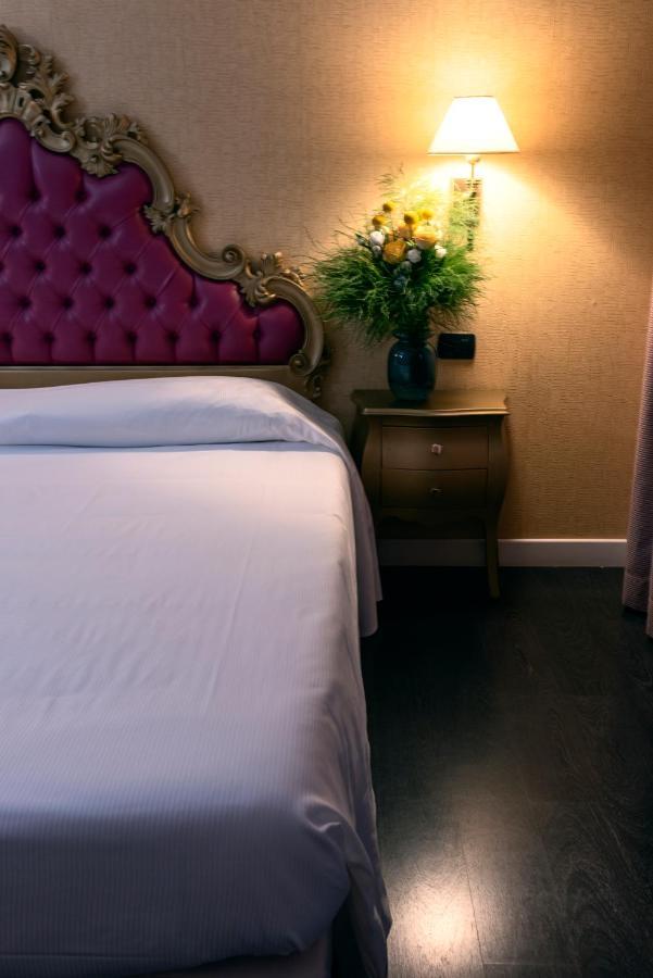 Hotel - Motel Flower 그로펠로캐롤리 외부 사진