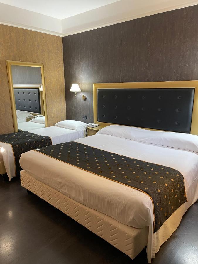 Hotel - Motel Flower 그로펠로캐롤리 외부 사진